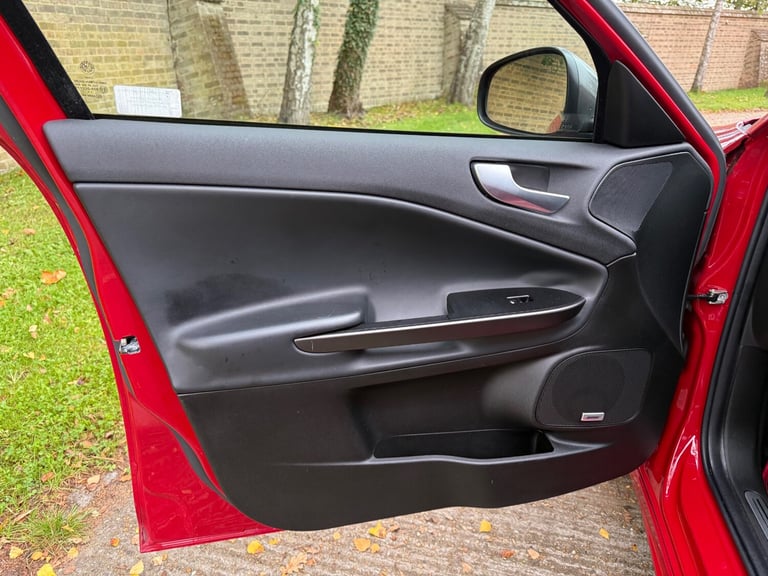 2014 Alfa Romeo Giulietta 1.4 TB MultiAir QV Line 5dr TCT HATCHBACK Petrol Automatic