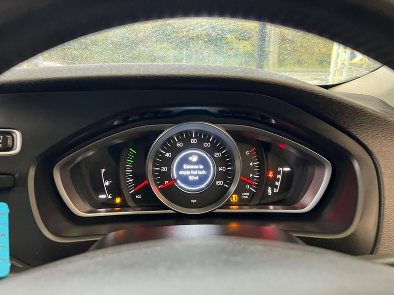 2018 Volvo V40 D3 [4 Cyl 150] Momentum Nav Plus 5dr Geartronic HATCHBACK DIESEL Automatic