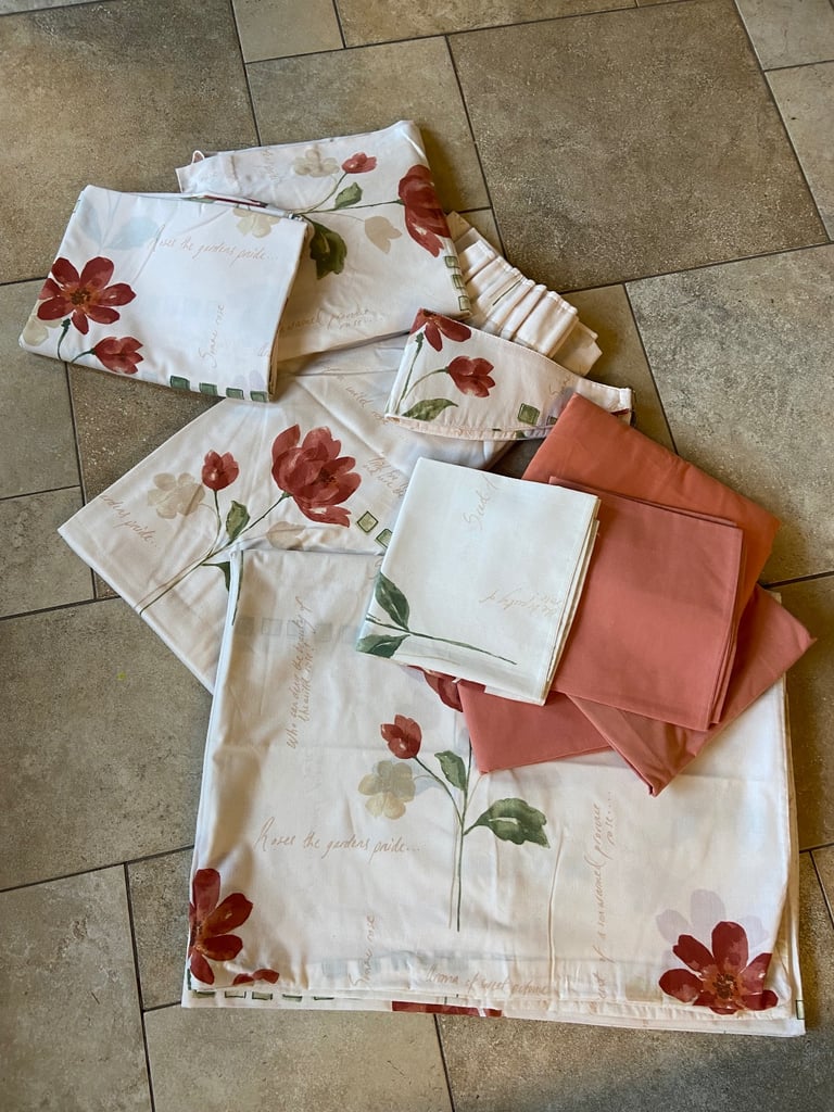 7 Piece Bed Linen Set + Matching Curtains & Tie-Backs 