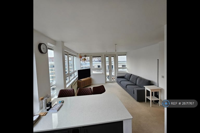 2 bedroom flat in St. Giles Court, Bristol, BS1 (2 bed) (#2671767)