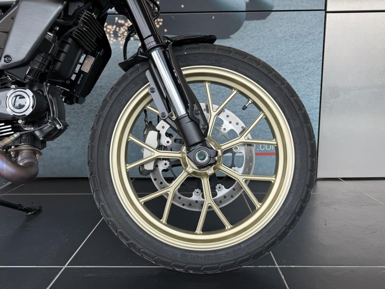 DUCATI SCRAMBLER FULL THROTTLE