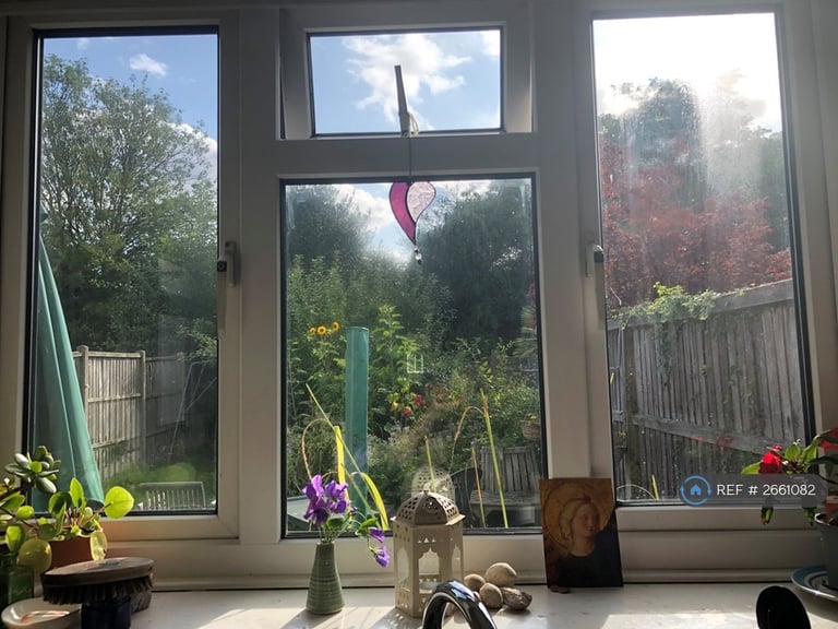 3 bedroom house in Harcourt Drive, Canterbury, CT2 (3 bed) (#2661082)