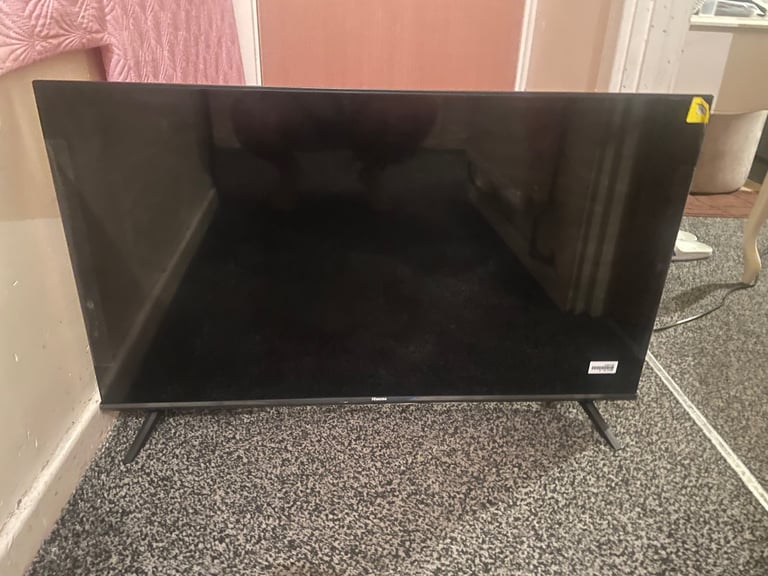 40 inch Hisense smart tv for sale 