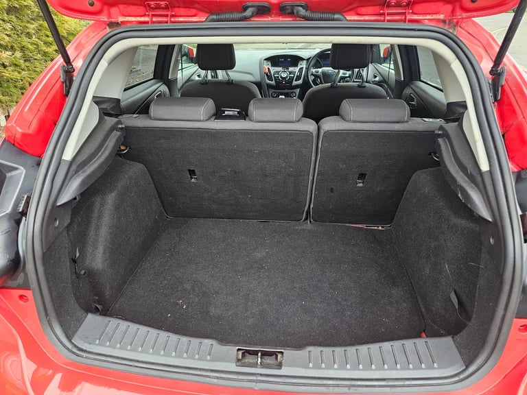 Ford, FOCUS, Hatchback, 2012, Manual, TITANIUM SPEC