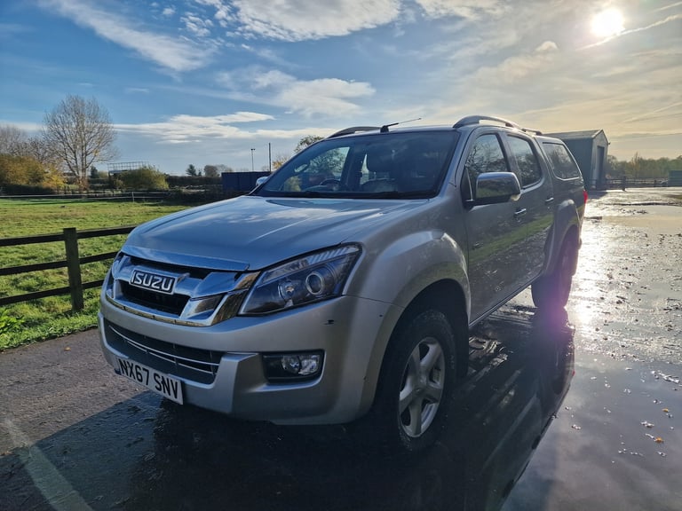 2017 Isuzu D-Max Silver MWB Double Cab  Low 103k Miles  Spares Repairs  5seat