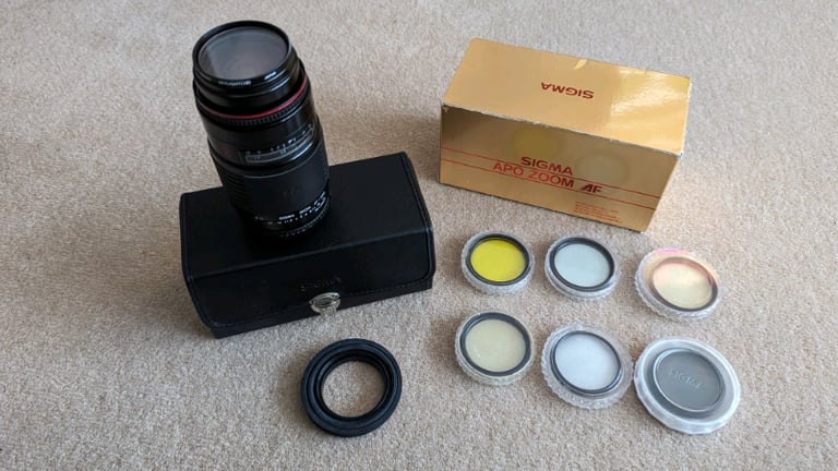 Sigma Zoom AF-APO 70-210mm f/3.5-4.5 lens
