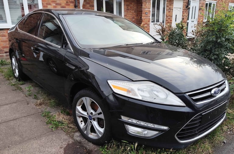 BREAKING  Ford Mondeo Titanium Business Edition Mk4 2.0 Diesel 2014 Black Panther G6 / 2 Keys