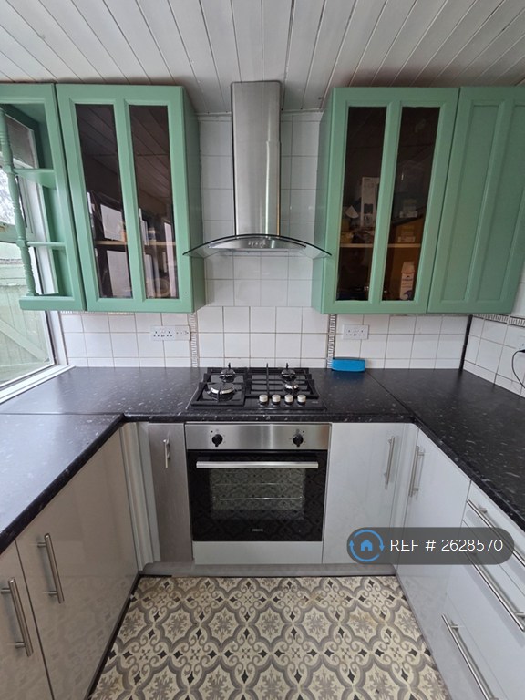 3 bedroom house in Clyfford Road, Ruislip, HA4 (3 bed) (#2628570)