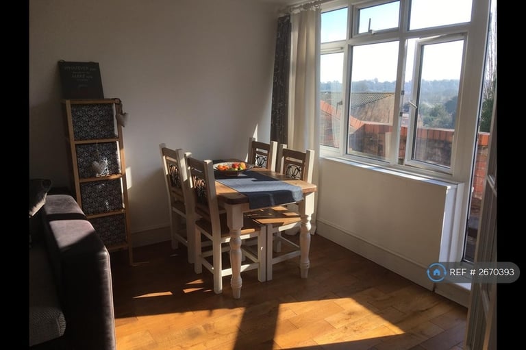 image for 1 bedroom flat in Murfett Close, Southfields, London, SW19 (1 bed) (#2670393)