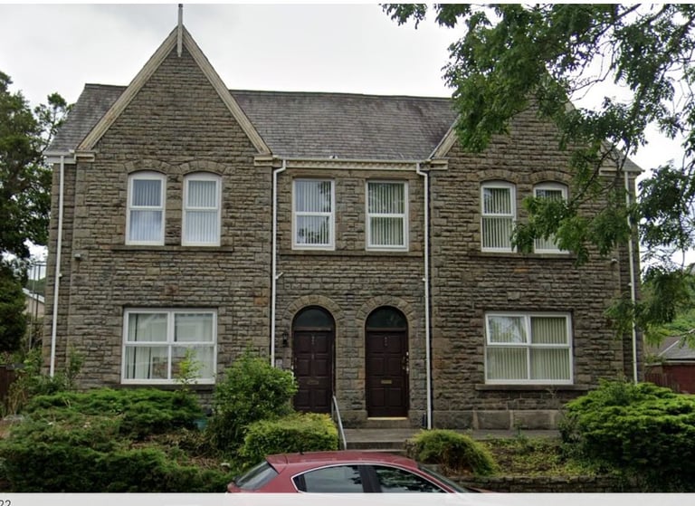 image for LARGE 2 BEDROOM FLAT 