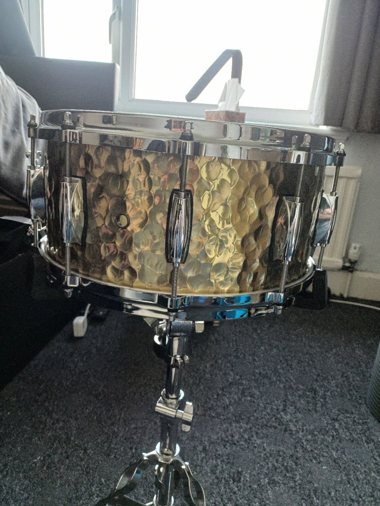 GRETSCH Full Range 14" x 6.5" Hammered Brass Snare Drum With Case