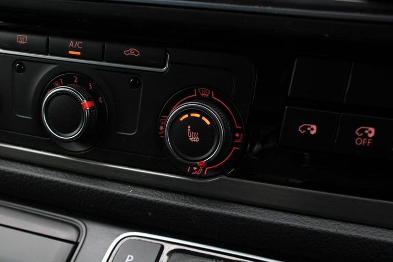 2019 Volkswagen Transporter 2.0 BiTDI T32 BlueMotion Tech Highline Kombi DSG FWD SWB Euro 6 (s/s)...