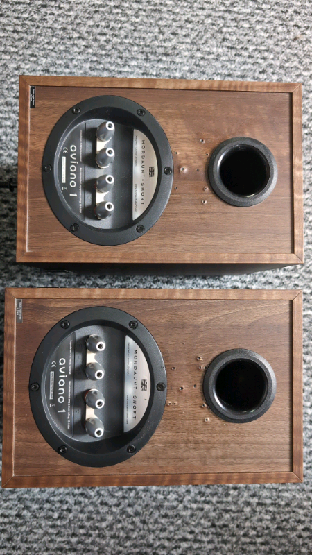 Mordaunt-short Aviano 1 walnut bookshelf speakers