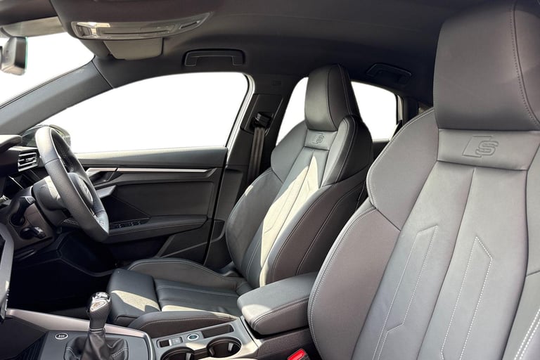 2025 Audi A3 Black Edition 35 TFSI  150 PS 6-speed Saloon PETROL Manual