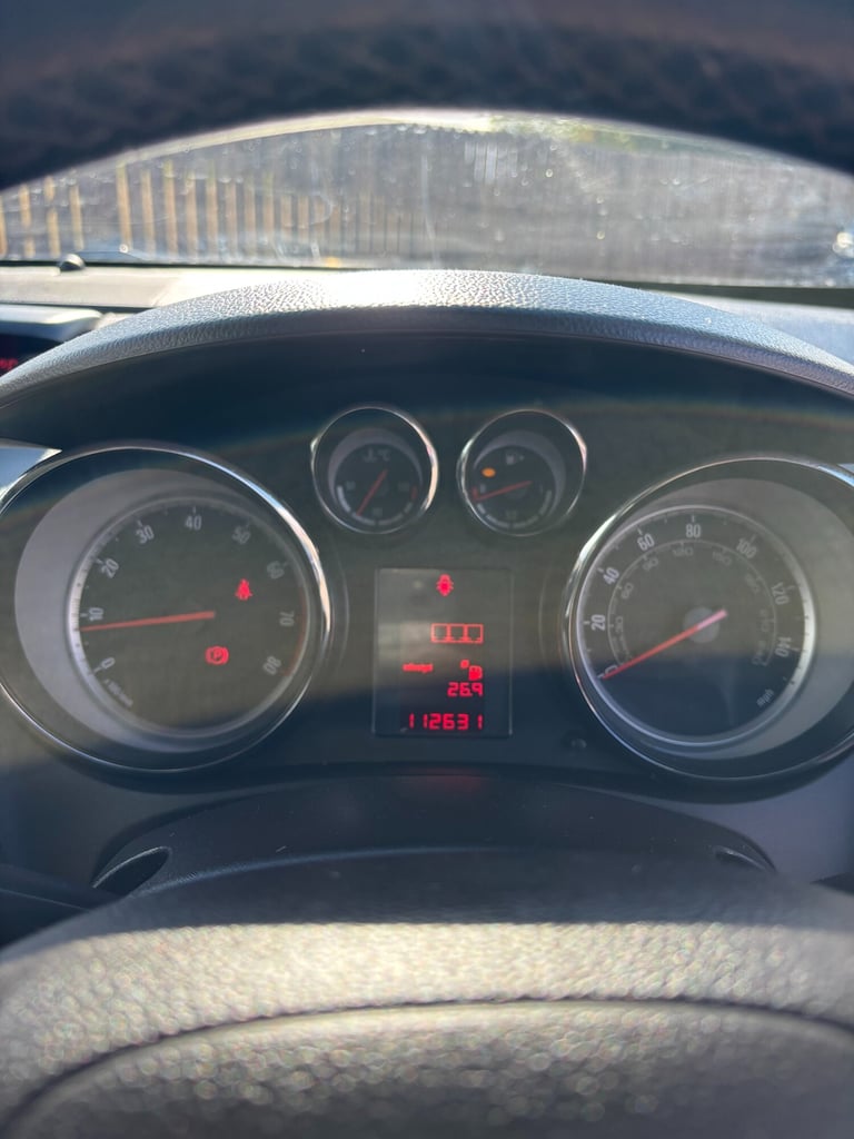 2012 Vauxhall Meriva 1.4i 16V SE 5dr MPV Petrol Manual