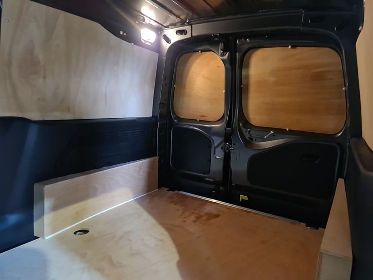 2024 Vauxhall Combo 1.5 TURBO D 2300 PRO P/V L2 H1 100 BHP LWB Panel Van Diesel Manual