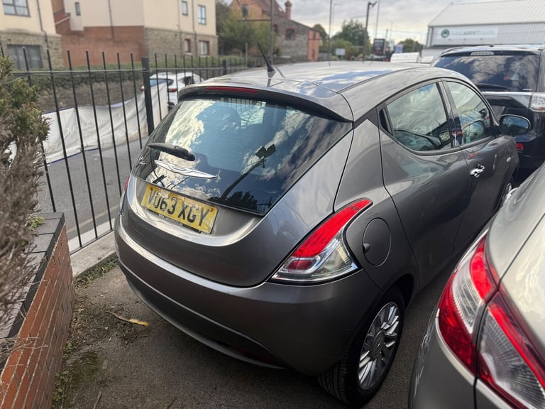 2013 Chrysler Ypsilon 1.2 SE Hatchback 5dr Petrol Manual Euro 5 (s/s) (69 bhp)
