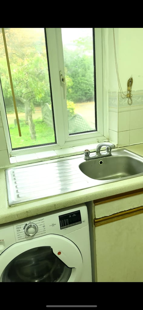 3 Bedroom House to Rent £2700 Parking/Garage/Garden