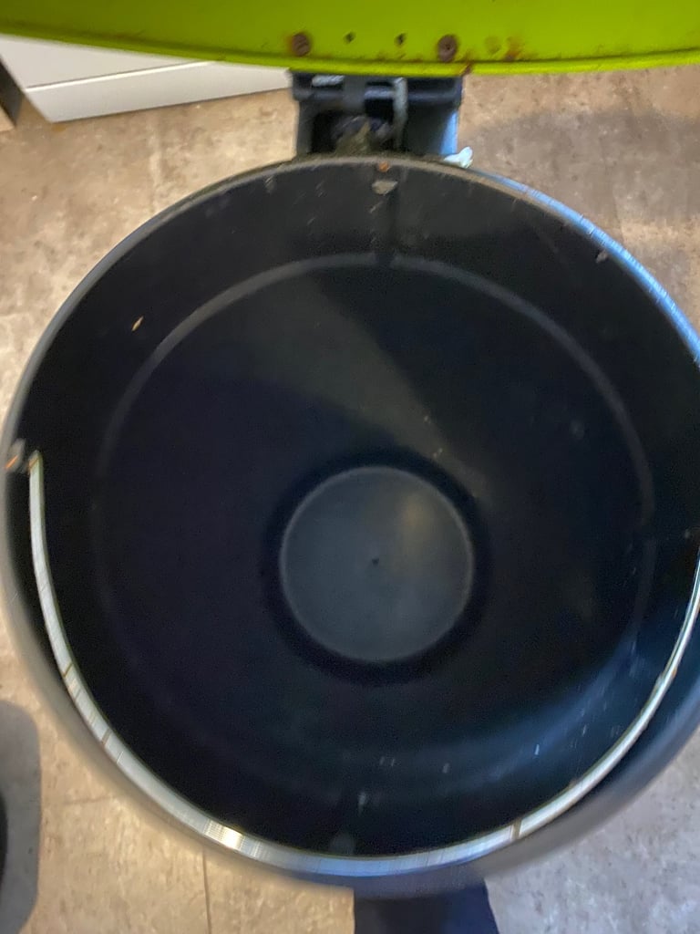 Large Lime green metal kitchen bin ( slight dents)