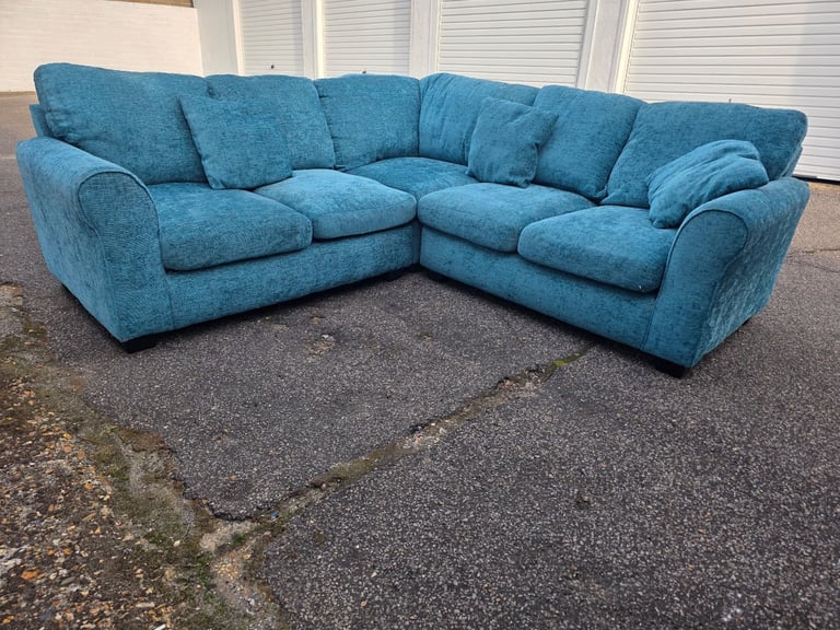 Lovely corner sofa great condition 