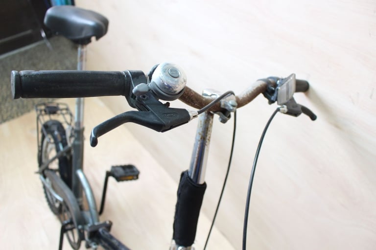 Black compact stowaway folding bike. Good working condition. Shopping. S size