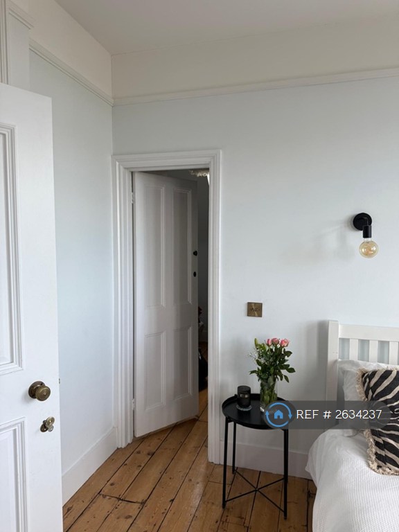 1 bedroom in Ditton Court Road, Westcliff-On-Sea, SS0 (#2634237)