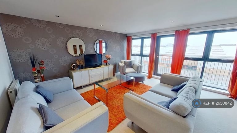 2 bedroom flat in Lochinvar Drive, Edinburgh, EH5 (2 bed) (#2650842)