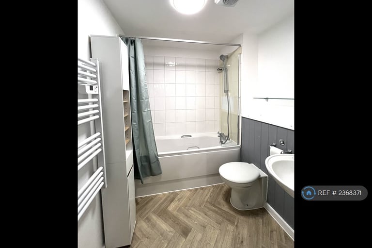 3 bedroom flat in Magenta House. Waters Edge, Haverhill, CB9 (3 bed) (#2368371)