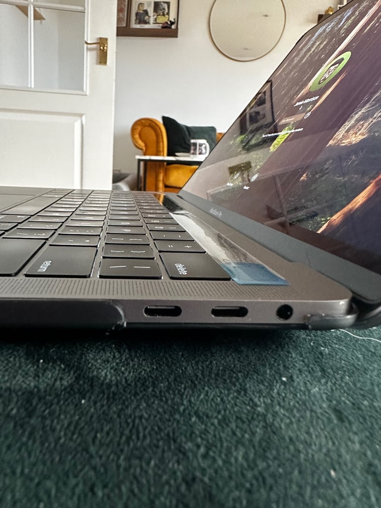 MacBook Pro 2019 13” 