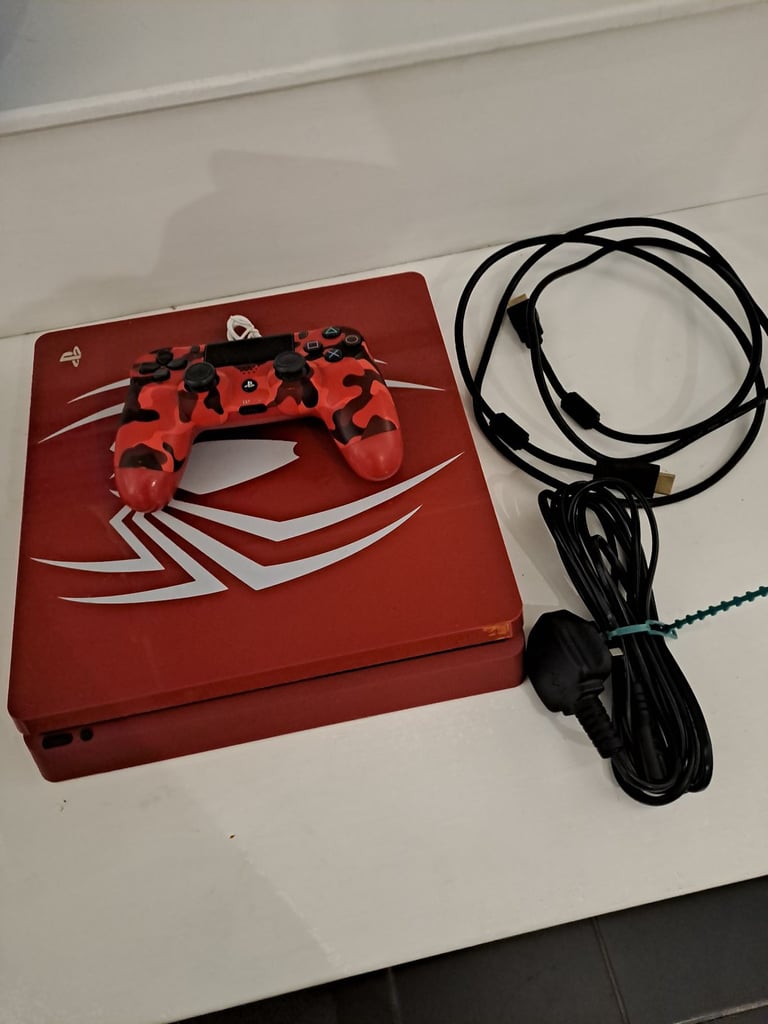 Ps4 slim 1tb. Controller and games.