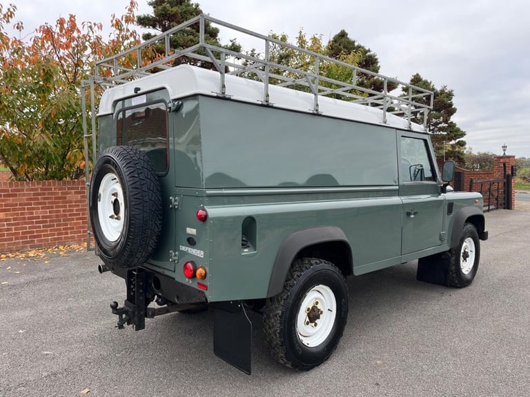 2012 Land Rover Defender 122bhp 2.2 TDCi Hard Top SUV Diesel Manual 4WD Euro 5 ONLY33K PANEL VAN ...
