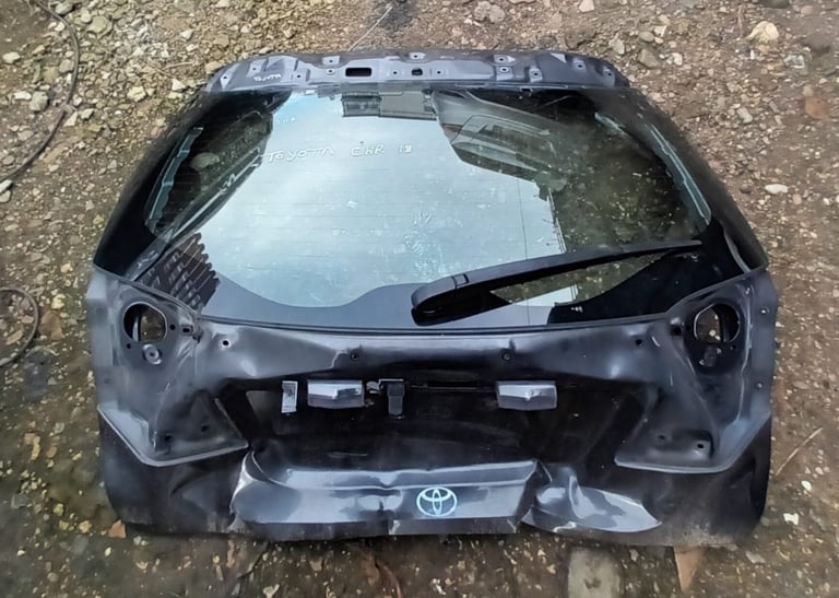 Toyota H-CR 18 Tailgate back Glass