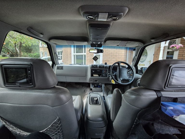 1999 Chevrolet Suburban for sale (Holden – rare Australian factory right hand drive model)