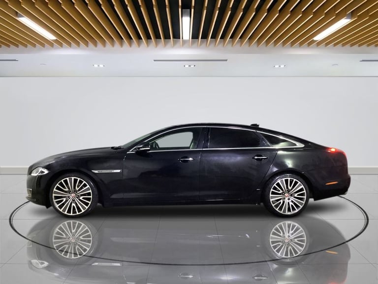 2016 Jaguar XJ 3.0d V6 Autobiography Saloon 4dr Diesel Auto Euro 6 (s/s) (LWB) (300 ps) Saloon Di...