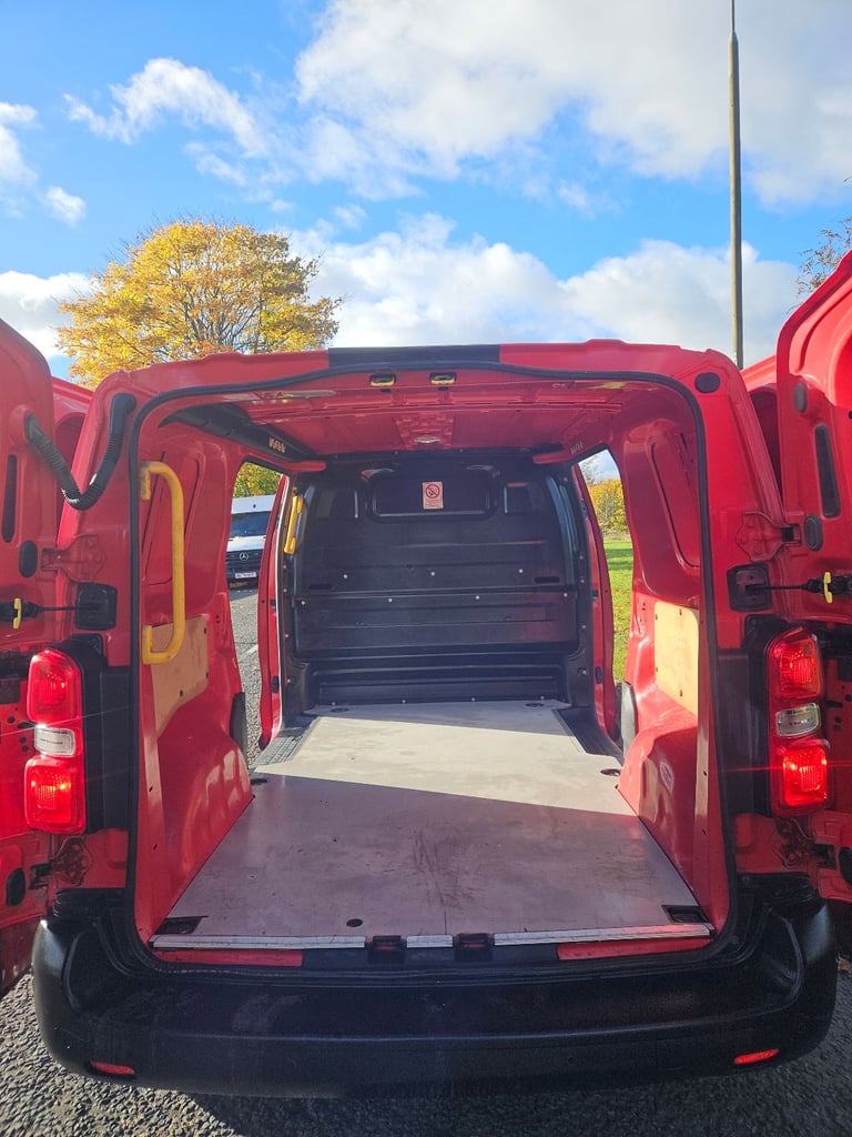 18/ reg Peugeot expert 1.6 hdi lwb fsh 1 owner sim vivaro trafic vito custom scudo dispatch lez comp