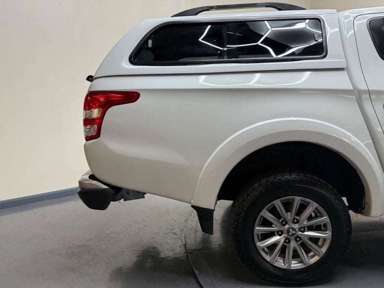 2016 Mitsubishi L200 2.4 DI-D DC Warrior 4WD Euro 5 4dr Pickup Diesel Manual