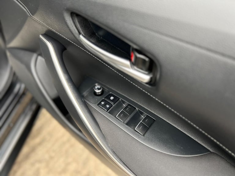 2019 Toyota Corolla 1.8 VVT-h Icon Tech Touring Sports CVT Euro 6 (s/s) 5dr ESTATE Petrol/Electri...