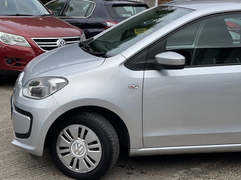 VOLKSWAGEN UP 1.0 Move up! 2016