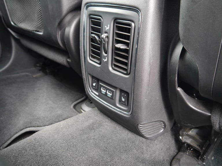 Jeep Grand Cherokee 3.0 V6 CRD Limited SUV 5dr Diesel Auto 4WD Euro 5 (247 bhp)