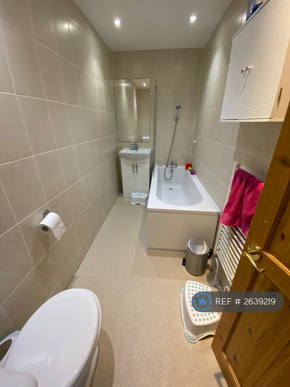 3 bedroom house in Carpenders Avenue, Watford, WD19 (3 bed) (#2639219)