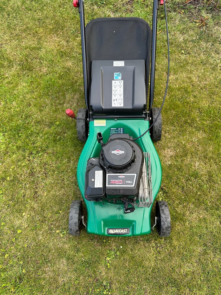 Qualcast petrol lawnmower 16”cut Briggs engine mower VGC solid steel deck mower serviced 