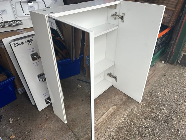 Bathroom cabinet 