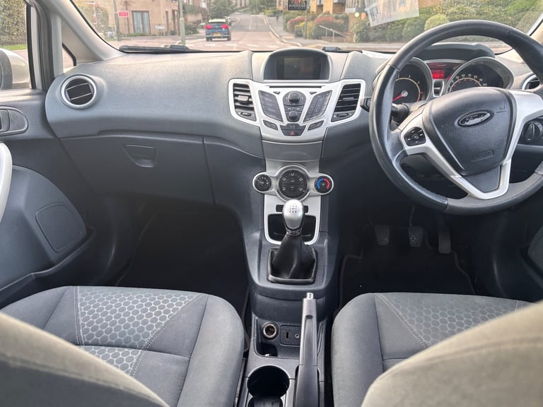 Ford fiesta 1.25 zetec 3dr 2009 petrol