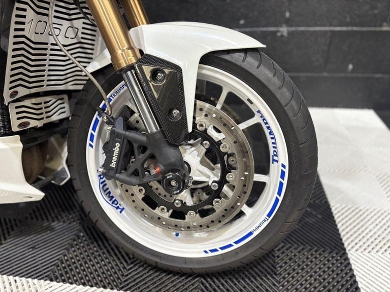 2014 64 TRIUMPH SPEED TRIPLE 1050 ABS FINANCE SPECIALISTS APPLY NOW