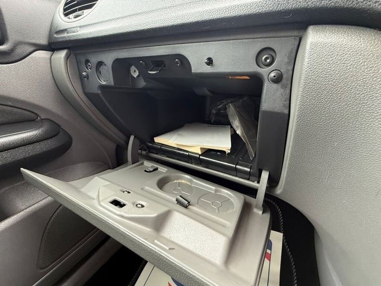 2009 09 FORD FOCUS 1.6 ZETEC HATCHBACK 5DR PETROL MANUAL (161 G/KM, 99 BHP)