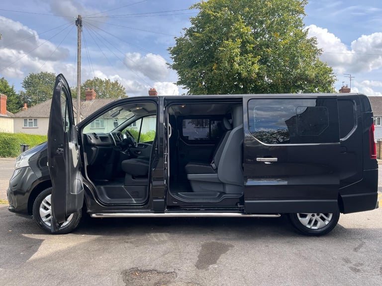 Renault Trafic LL29 Energy dCi 125 Sport Nav 6 Seat LWB Crew Van DIESEL 2019/19