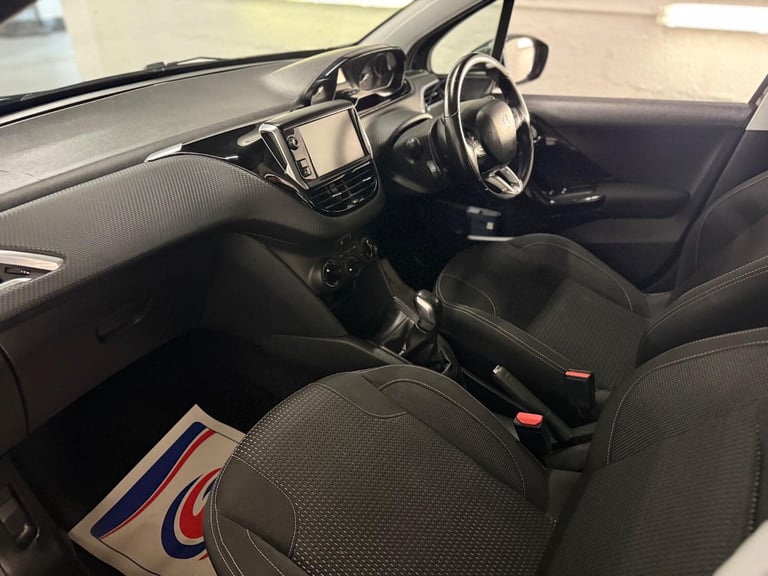 2017 Peugeot 208 1.2 Puretech Allure PETROL/MANUAL/5-DR