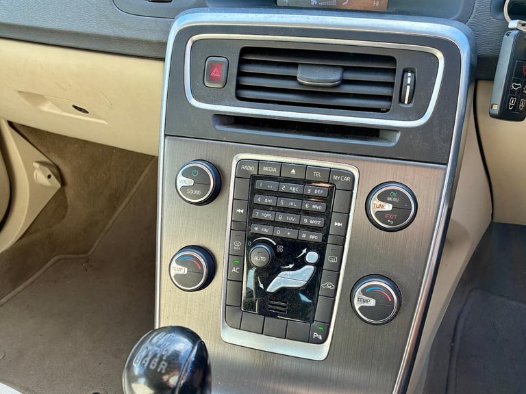 2011 Volvo S60 2.0 D3 SE Euro 5 **Low Miles - Lovely Example - 50 MPG**