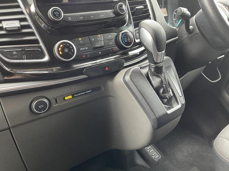 2020 Ford Tourneo Custom 2.0 320 EcoBlue Titanium Auto L2 Euro 6 (s/s) 5dr MPV Diesel Automatic