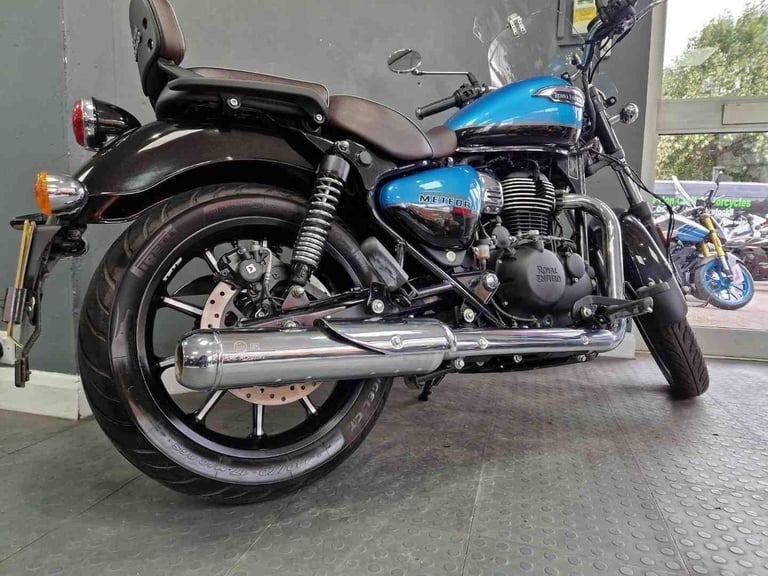 Royal Enfield METEOR 350 SUPERNOVA